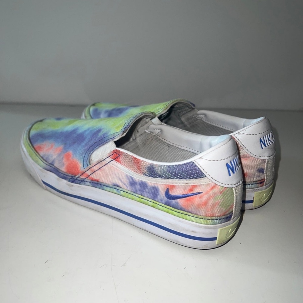 Nike Women's Court Legacy Slip-On Shoes - Picture 4 of 6